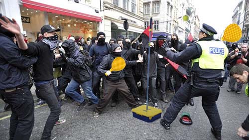looting london riots racketball photoshoplooter